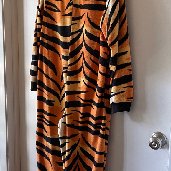 Women’s Sleepware or Halloween Costume - Picture 2 of 4